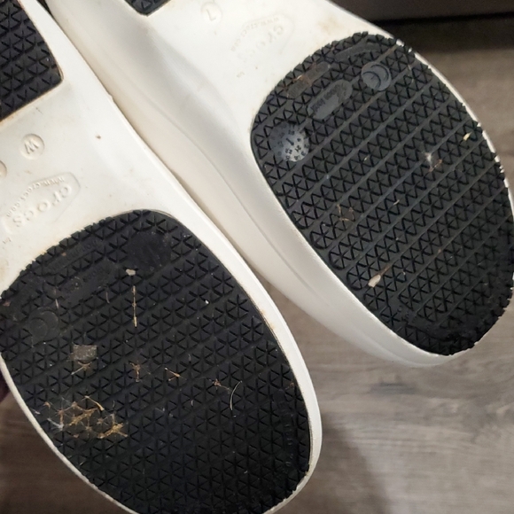 CROCS Classic White Slip-On Shoes Nurse Work Shoes Rain Snow Size W7 - Picture 7 of 15